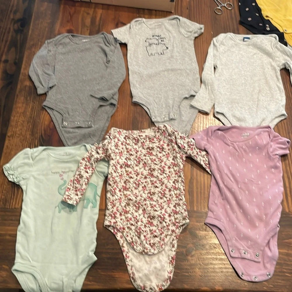Assorted Onesies size: 12M - Picture 1 of 7